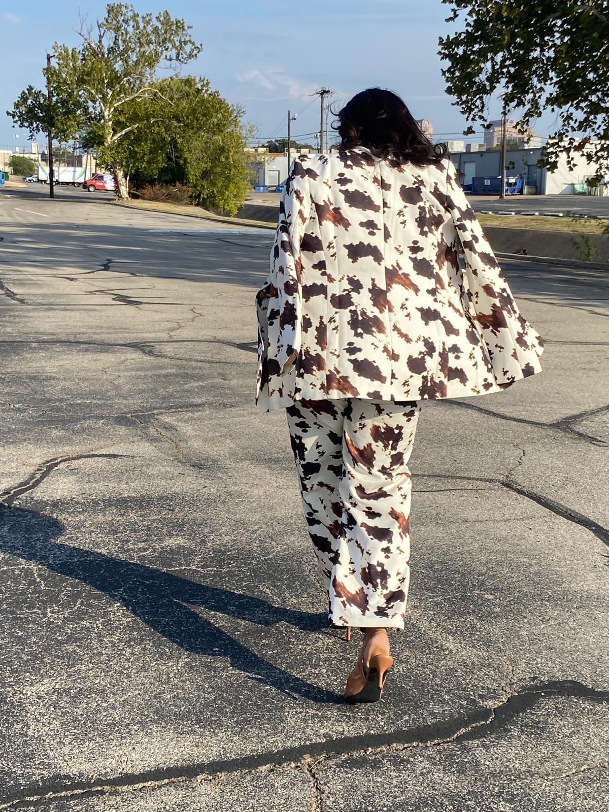 Cowprint Power Suit – Set de Blazer y Pantalón